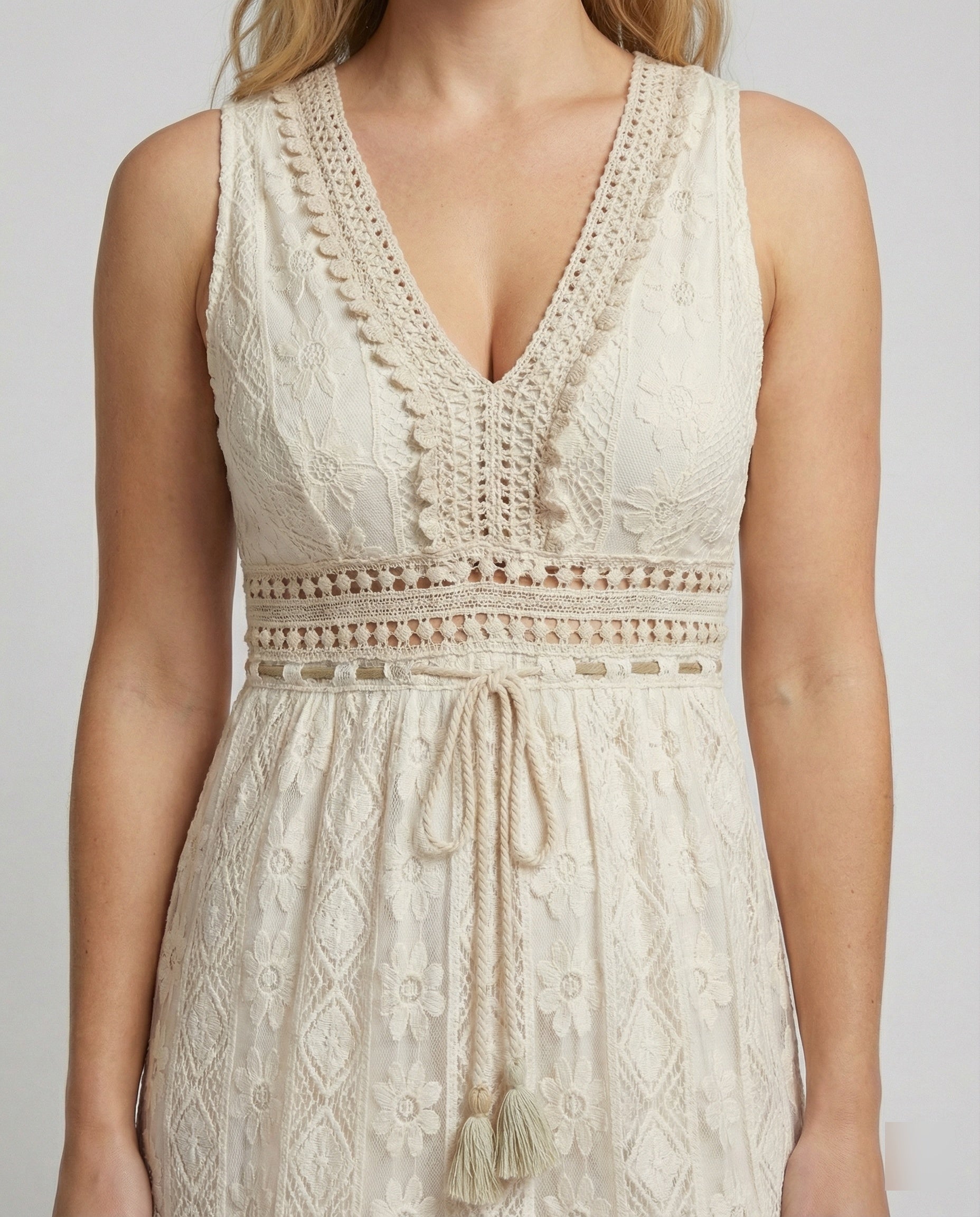 Heidi-Mode | Anmutiges Boho-Spitzenkleid für Den Sommer