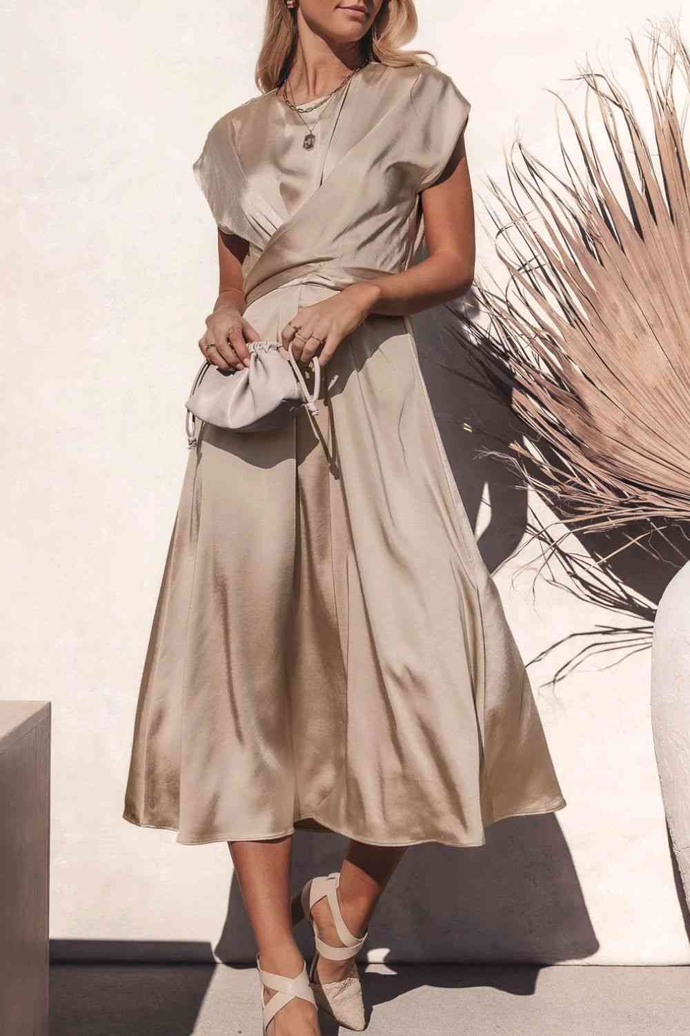 Heidi-Mode | Satin Cap Sleeve Tie Back Midi Kleid