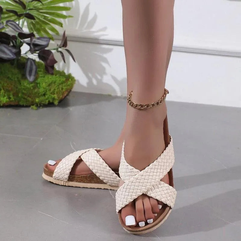 Heidi-Mode | Plateau-Sandalen mit gekreuztem Riemen