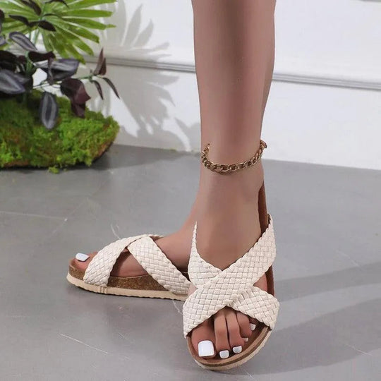 Heidi-Mode | Plateau-Sandalen mit gekreuztem Riemen