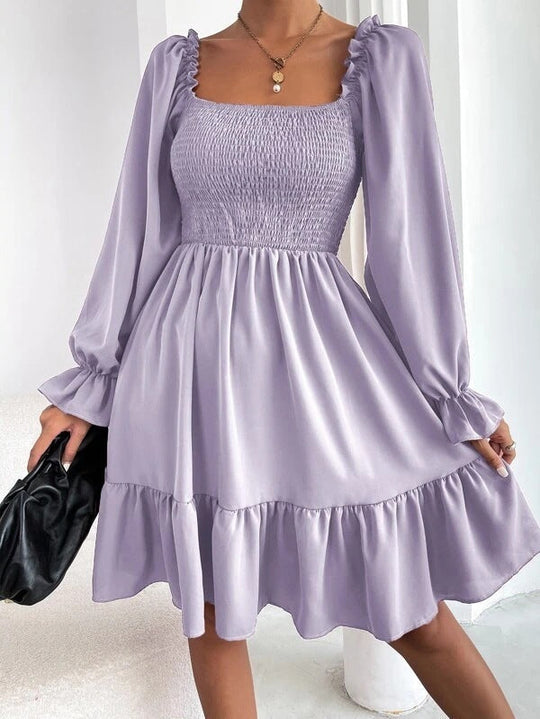 Heidi-Mode | Fließendes Langarmkleid mit Quadratischem Schnitt und Rüsch
