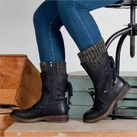 Heidi-Mode | Stiefeletten Strickbündchen Nieten Seitendetail Schnürelement Hinten