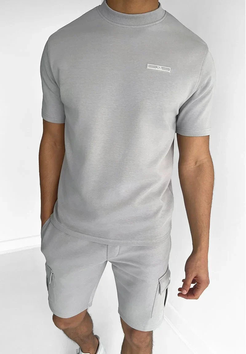 Elegantes zweiteiliges Sommerset (T-Shirt + Hose)