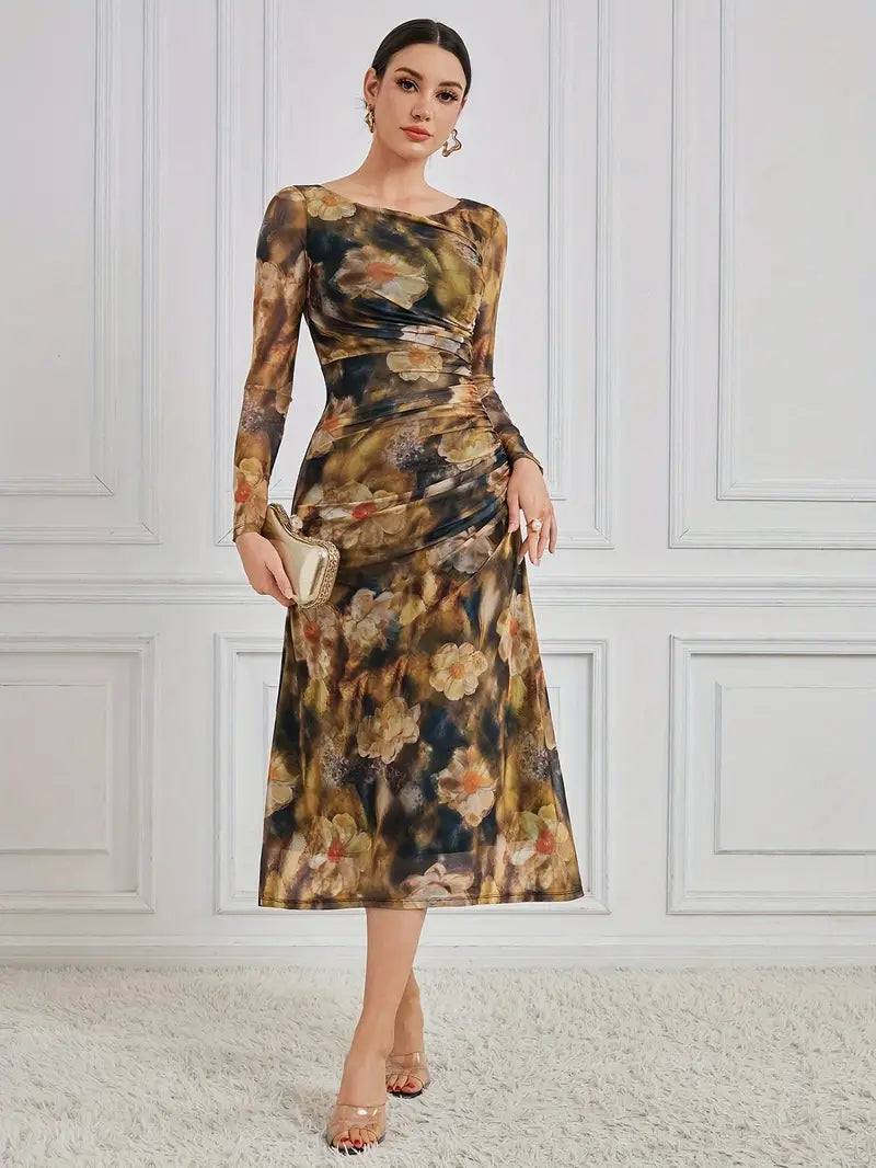 Elegantes, figurbetontes Kleid mit langen Ärmeln und rundem Ausschnitt