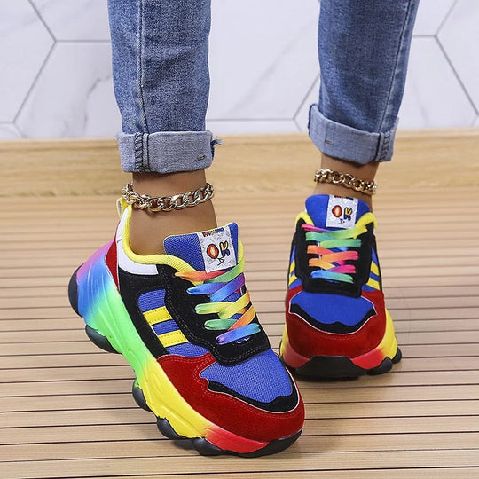 Heidi-Mode | Stylische Regenbogen Sneaker