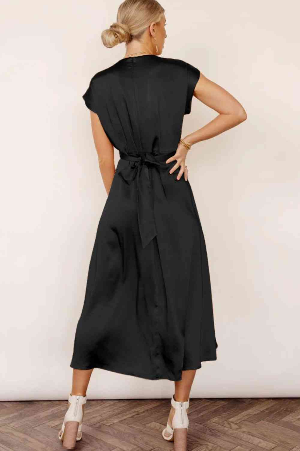 Heidi-Mode | Satin Cap Sleeve Tie Back Midi Kleid