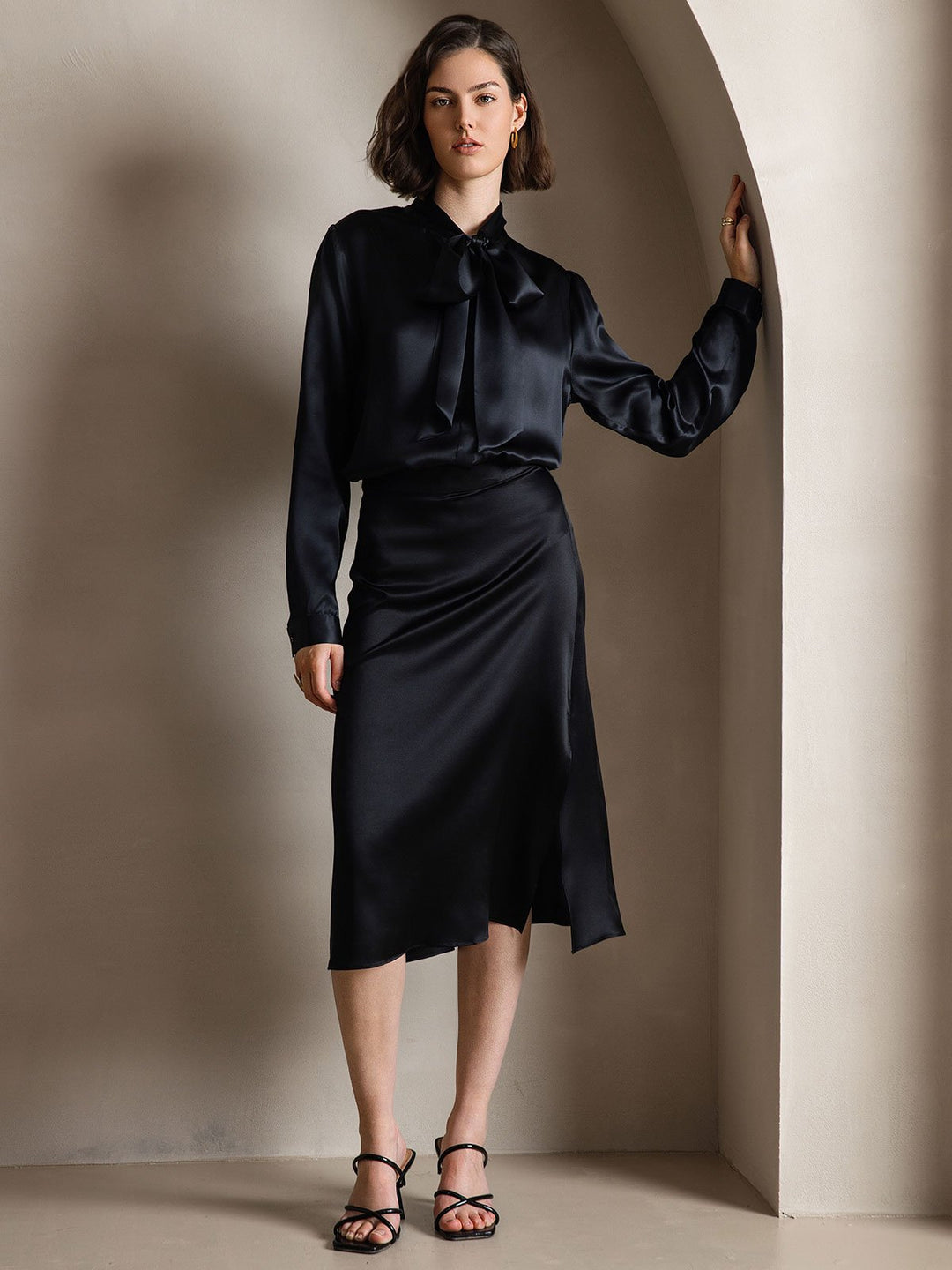 Heidi-Mode | Damen Elegante Seidenbluse mit Schlipskragen und Langen Ärmeln