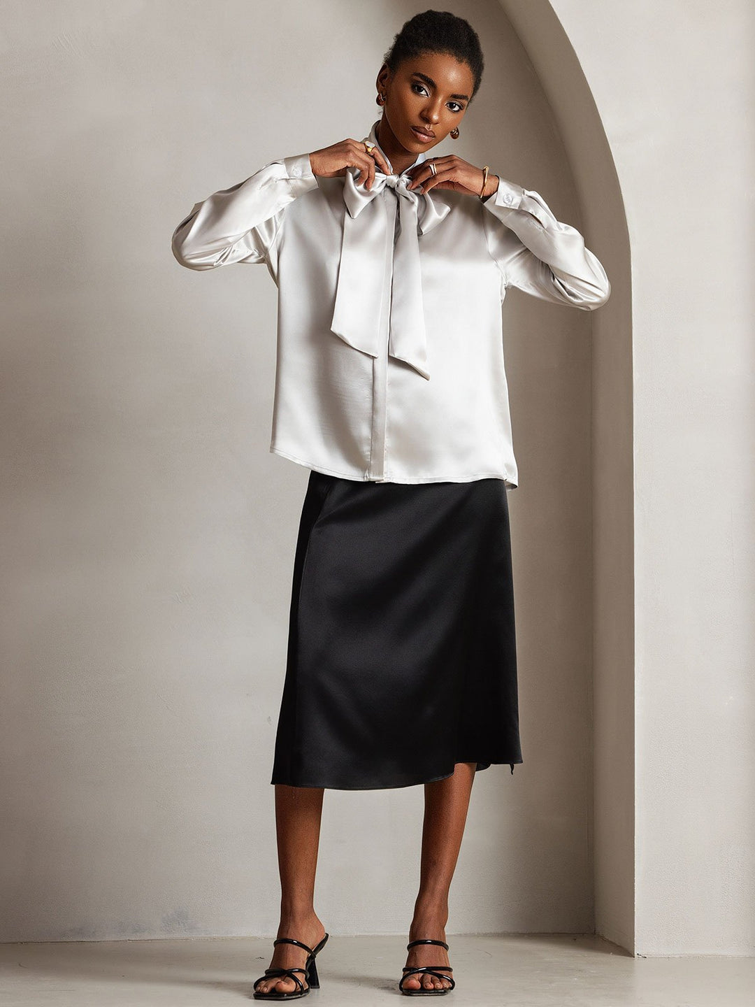Heidi-Mode | Damen Elegante Seidenbluse mit Schlipskragen und Langen Ärmeln