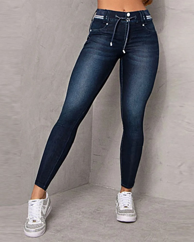 Jeans – Doppelknopfverschluss mit mittlerer Taille