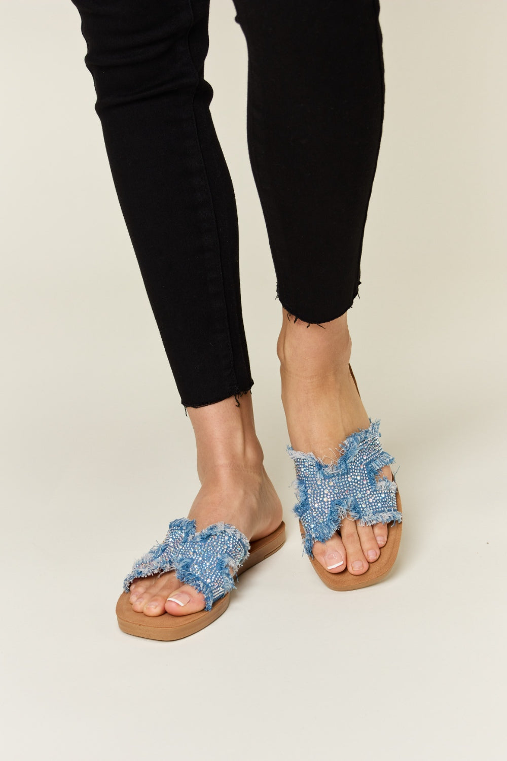 Heidi-Mode | Forever Link Raw Trim Denim H-Band Flache Sandalen