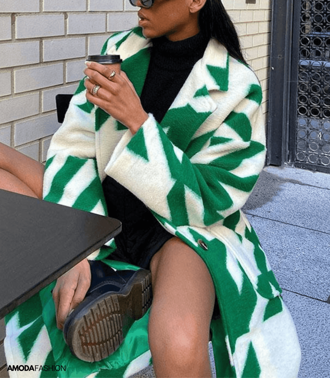 Heidi-Mode | Dicke Wolljacke mit Druck und Taschen