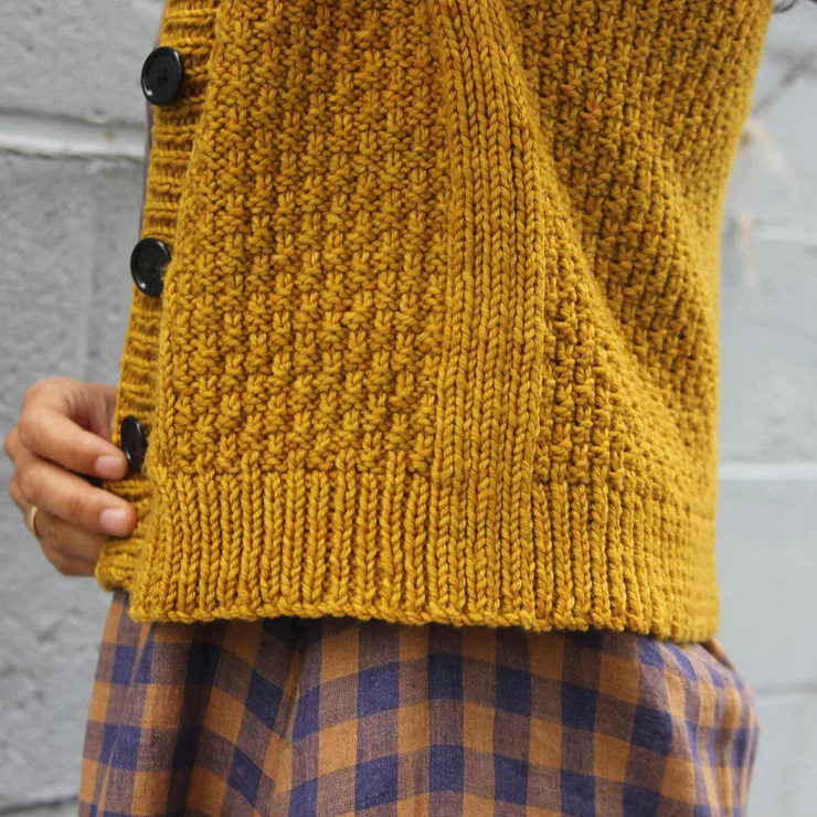 Heidi-Mode | Einfacher Gelber Pullover Ohne Kragen