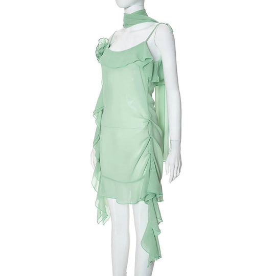 Luftiges mintgrünes Kleid mit Rüschenschichten