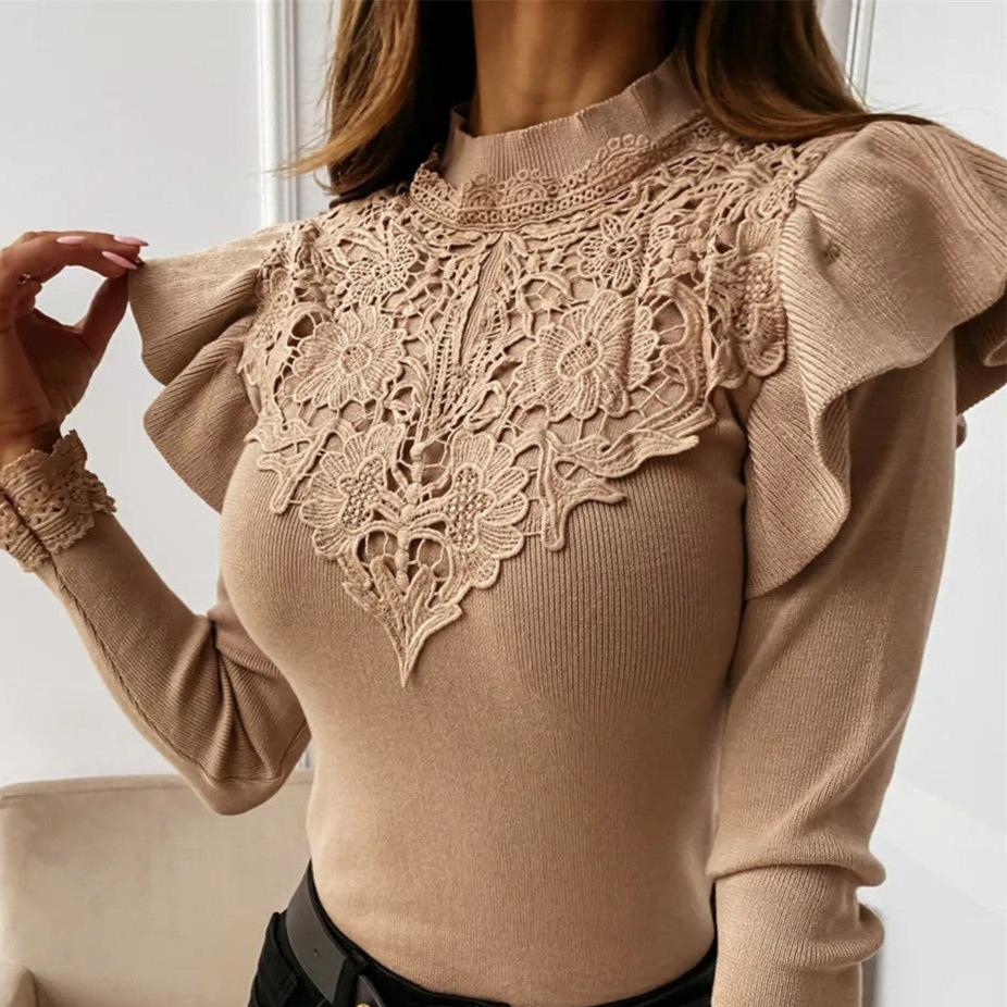 Heidi-Mode - Pullover mit Rollkragen, Rüschen und Spitzendetails