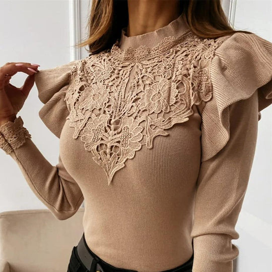 Heidi-Mode - Pullover mit Rollkragen, Rüschen und Spitzendetails