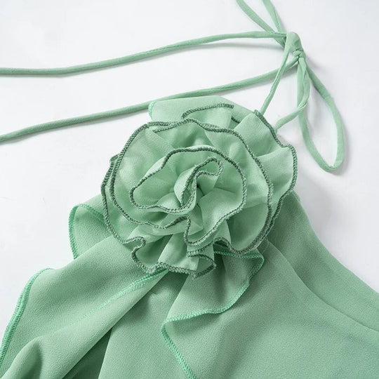 Luftiges mintgrünes Kleid mit Rüschenschichten