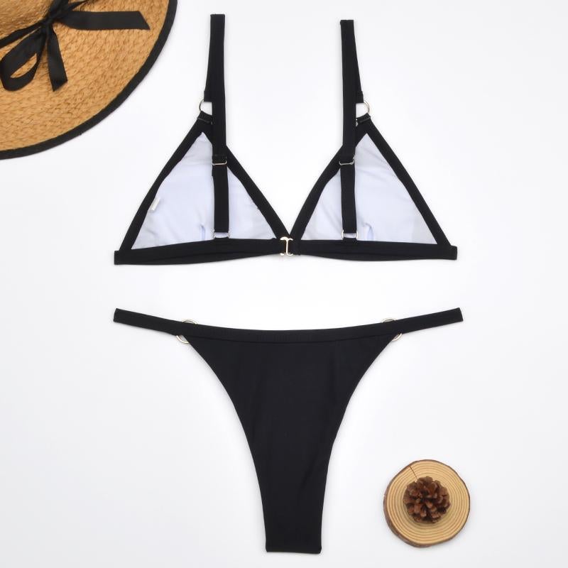 Heidi-Mode Zweiteiliger Bikini-Badeanzug mit goldfarbigen Metallringen und dreieckigen Körbchen