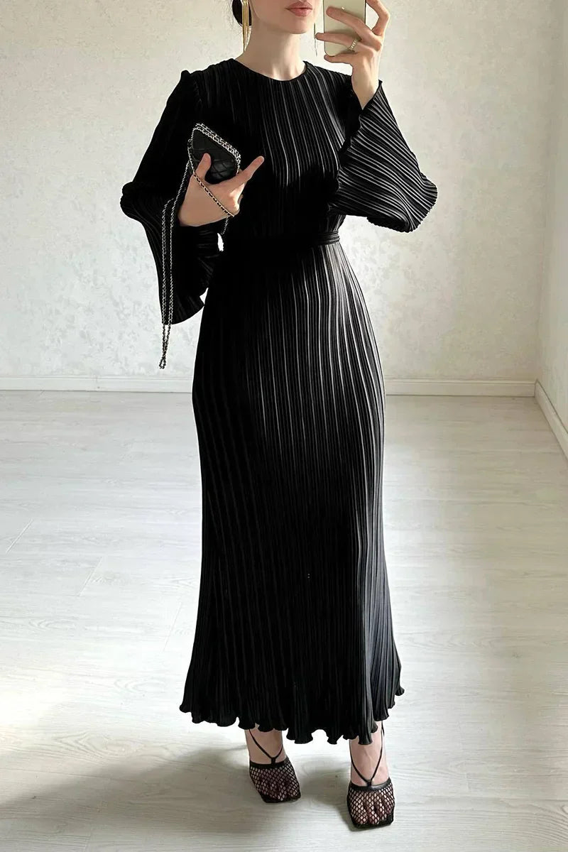 Plissiertes Maxikleid mit langen Ärmeln