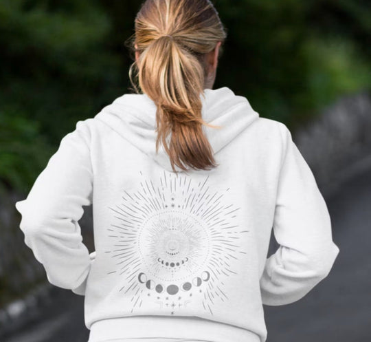 STYLISCHER HOODIE MIT SCHRIFTZUG