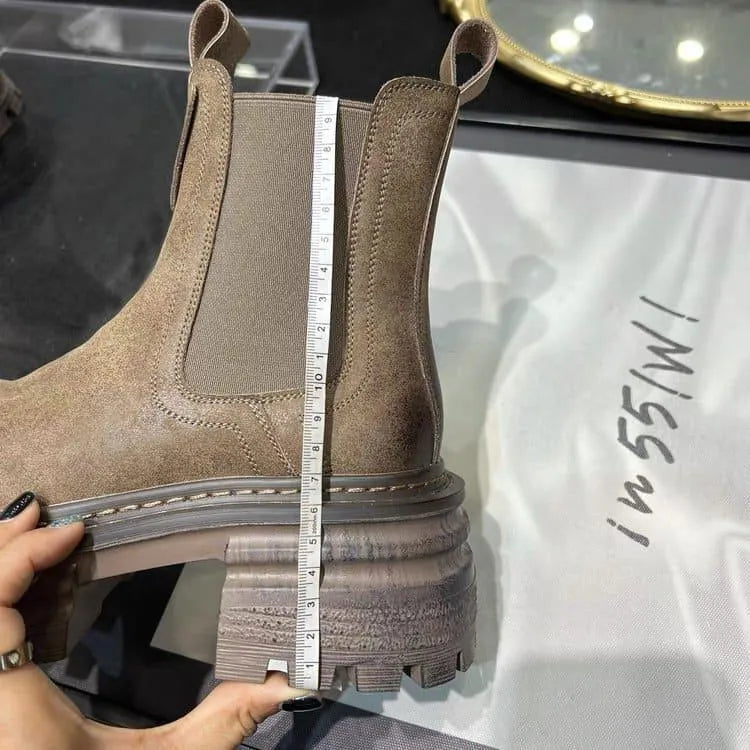 Heidi-Mode | Retro-British style boots with chunky heel