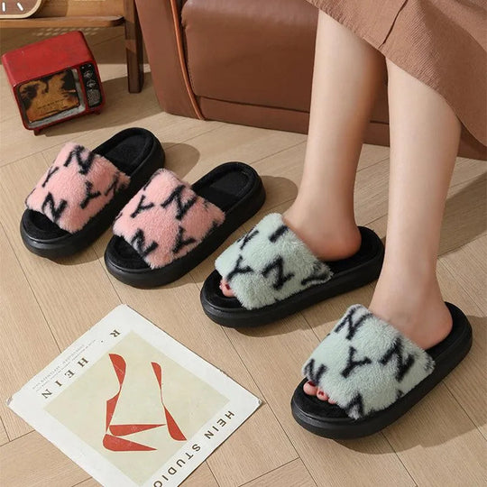 Heidi-Mode | Fuzzy Slippers with Letter Print