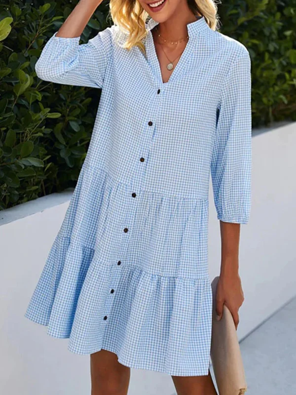 Heidi-Mode | Schönes Hemdkleid Online A, Knopfbar, Kariert und mit Tiefem Ausschnitt