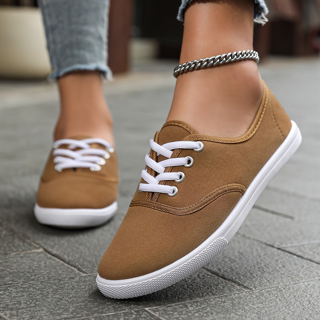 Heidi-Mode | Bequeme Niedrige Canvas Sneakers In Weiß