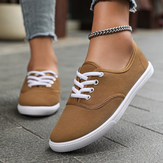 Heidi-Mode | Bequeme Niedrige Canvas Sneakers In Weiß