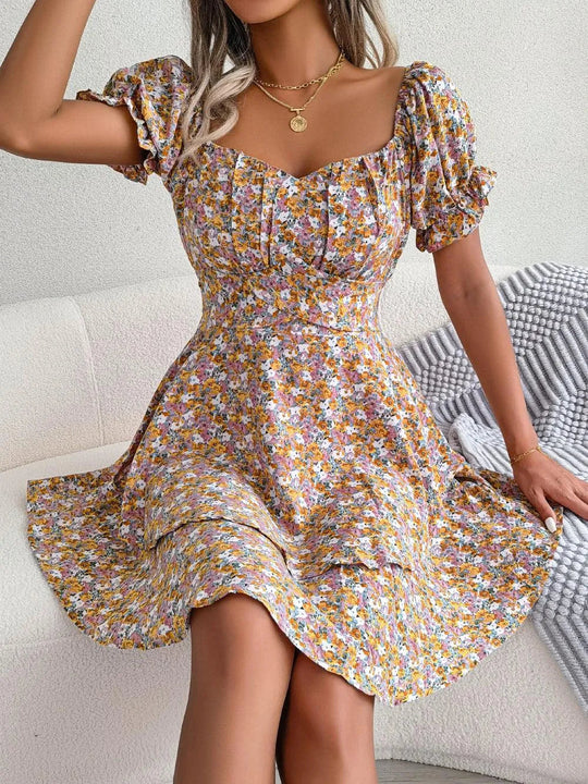 Heidi-Mode | Hoch tailliertes Sommerkleid mit kurzen Ärmeln