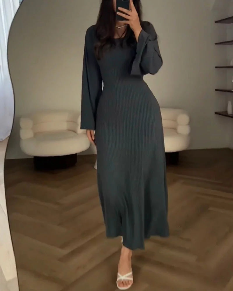 Kleid mit langen Ärmeln - Elaiza