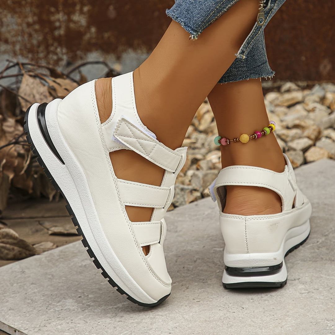 Heidi-Mode | Weiche Plateau Sandalen mit Runder Zehe