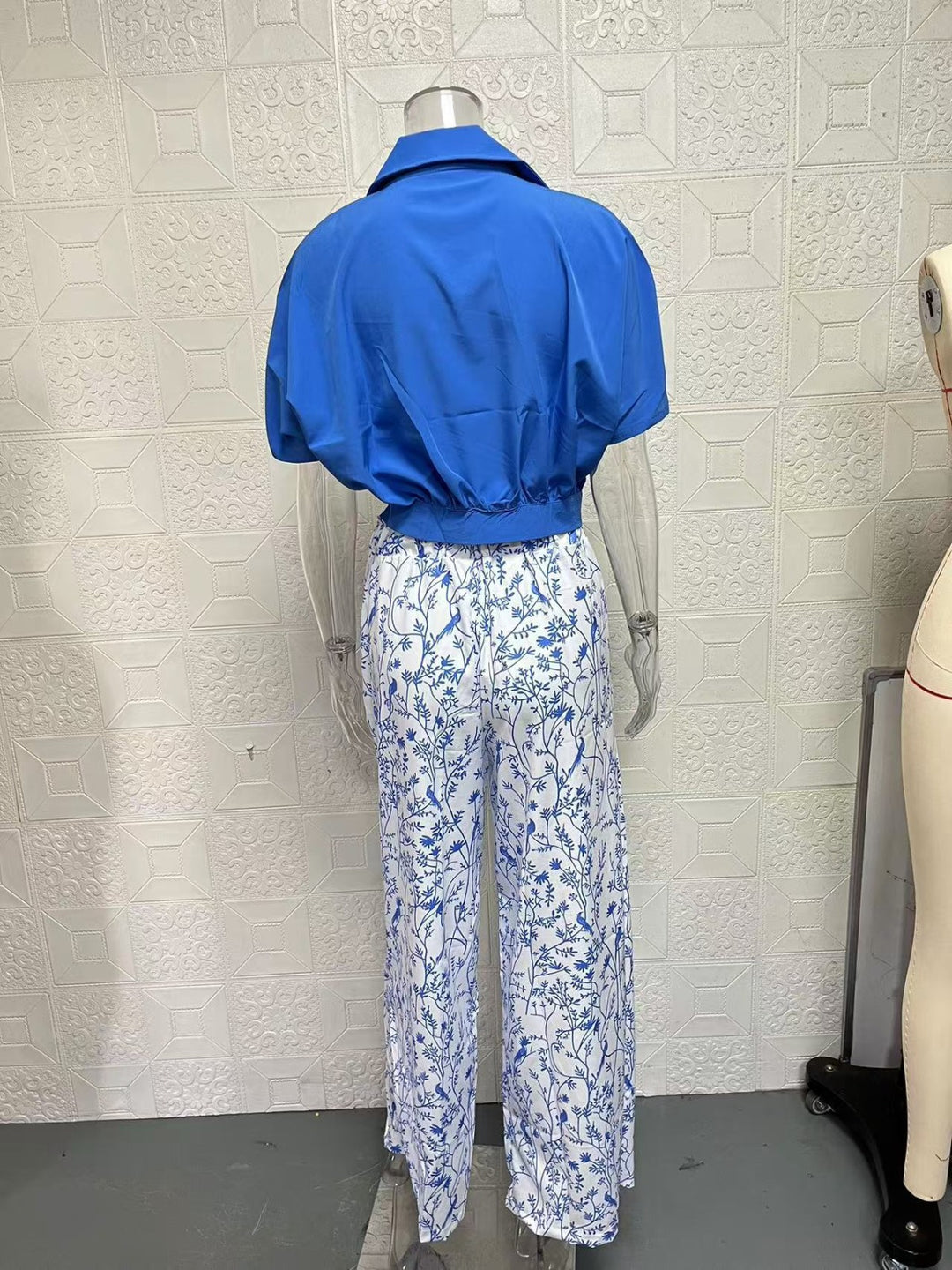 Heidi Mode | Zweiteiliges Set mit V-Ausschnitt und Hose mit weitem Bein