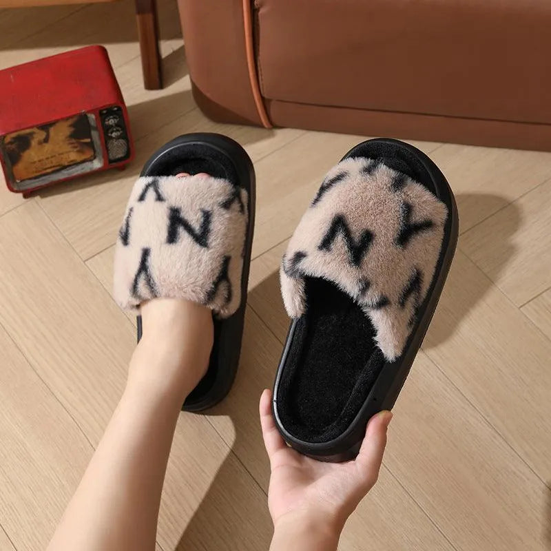 Heidi-Mode | Fuzzy Slippers with Letter Print