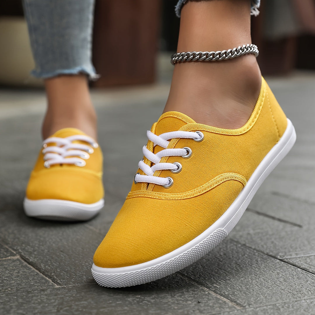 Heidi-Mode | Bequeme Niedrige Canvas Sneakers In Weiß