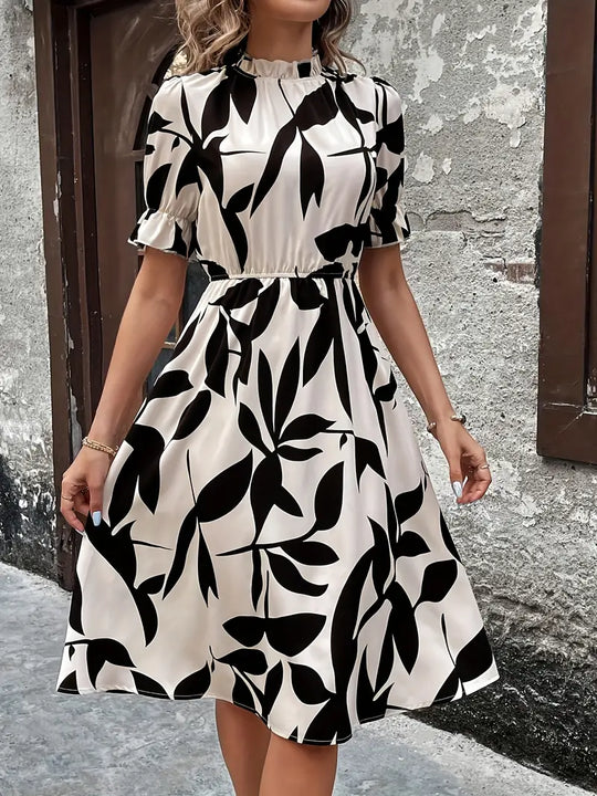 Elegance Kleid mit kurzen Ärmeln und A-Linie Ausschnitt