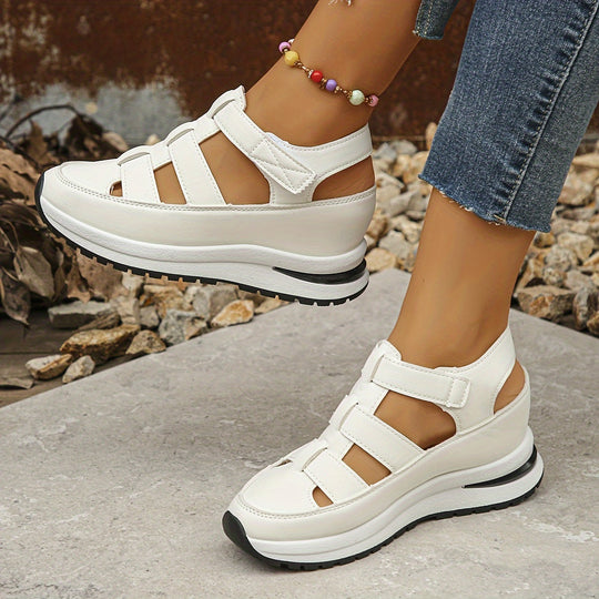 Heidi-Mode | Weiche Plateau Sandalen mit Runder Zehe