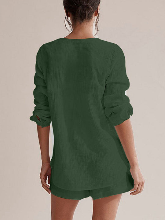 Heidi-Mode | Notched Langarm-Top und Shorts-Set