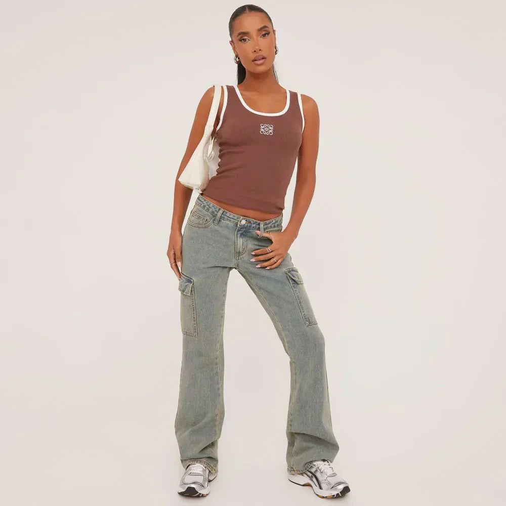 Heidi-Mode | Geripptes Tanktop mit zarter Stickerei