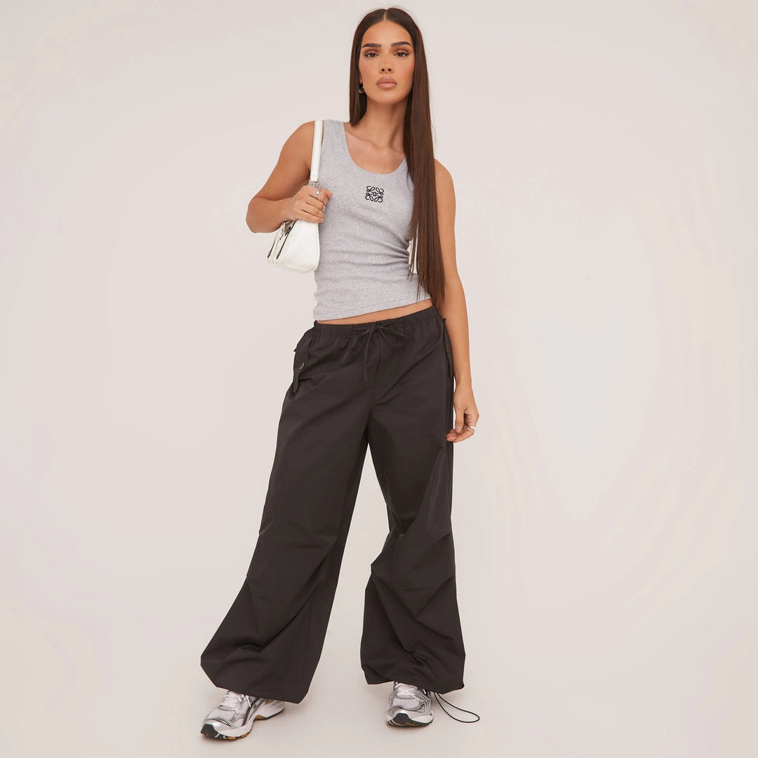 Heidi-Mode | Geripptes Tanktop mit zarter Stickerei