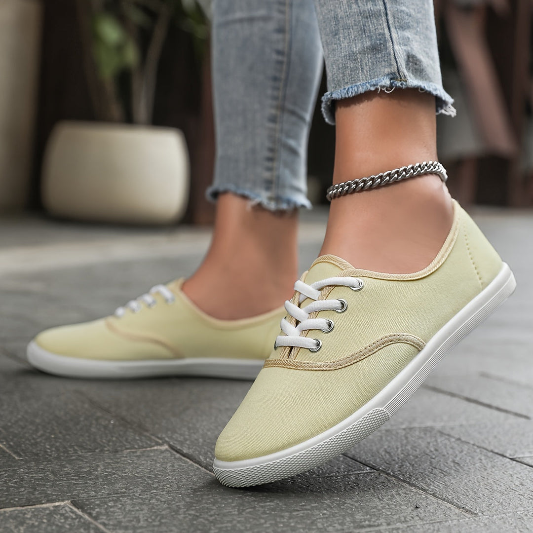 Heidi-Mode | Bequeme Niedrige Canvas Sneakers In Weiß