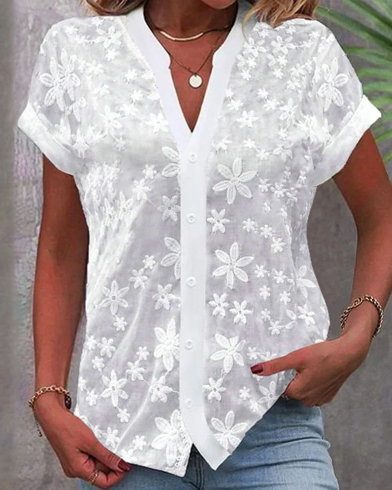 Heidi-Mode | Kurzärmlige Blumenbluse mit V-Ausschnitt