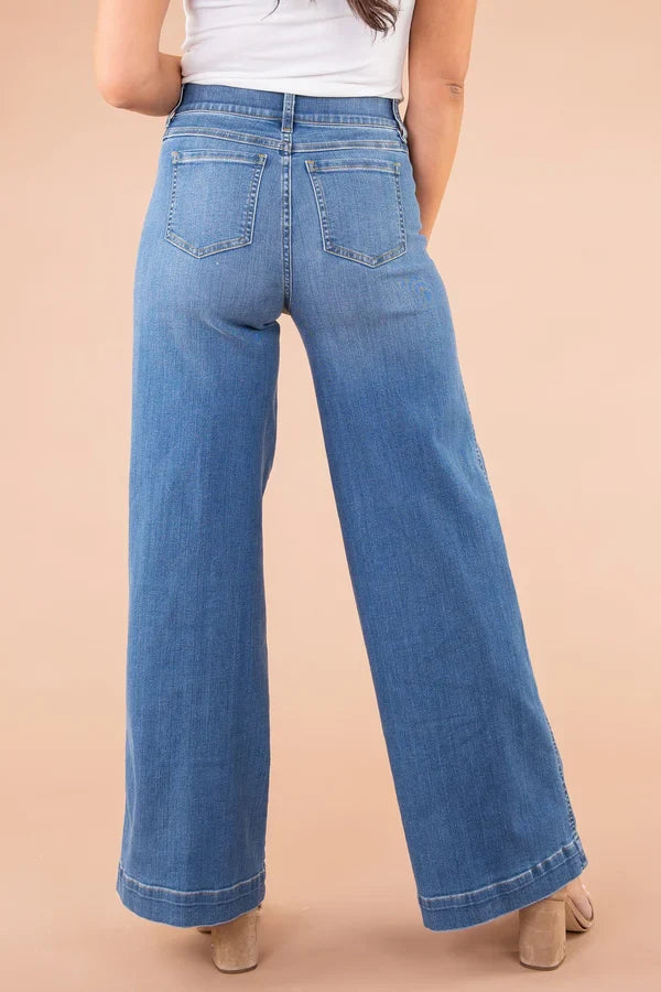 Ausgestellte High-Waist-Jeans