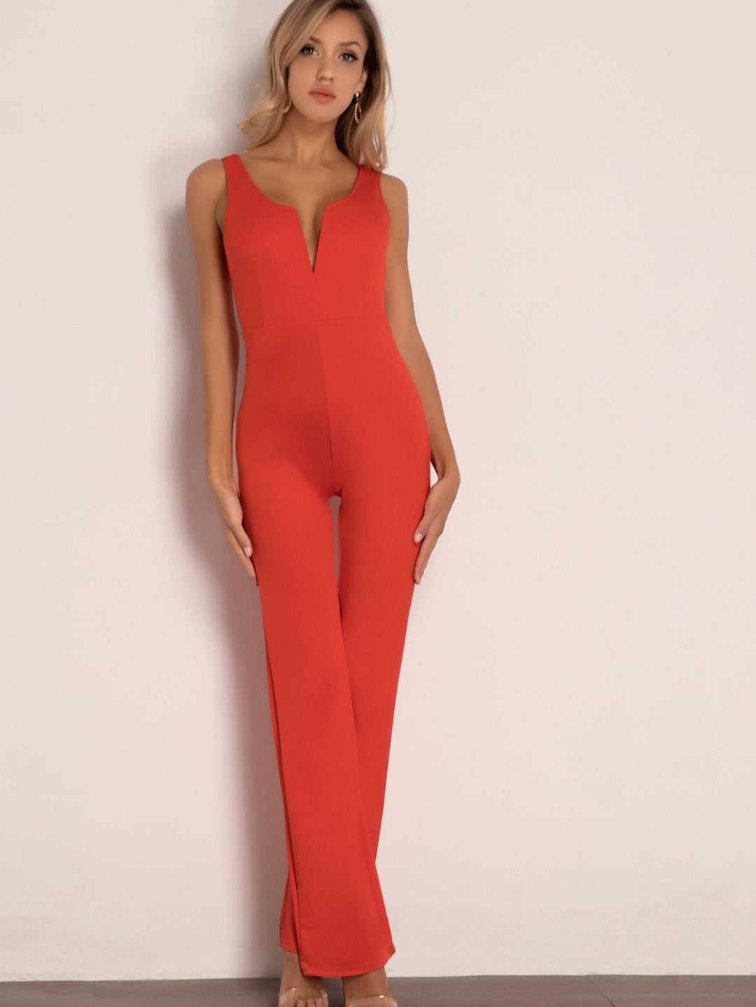 Eleganz - Stilvoller Jumpsuit mit Einzigartigem Schnitt