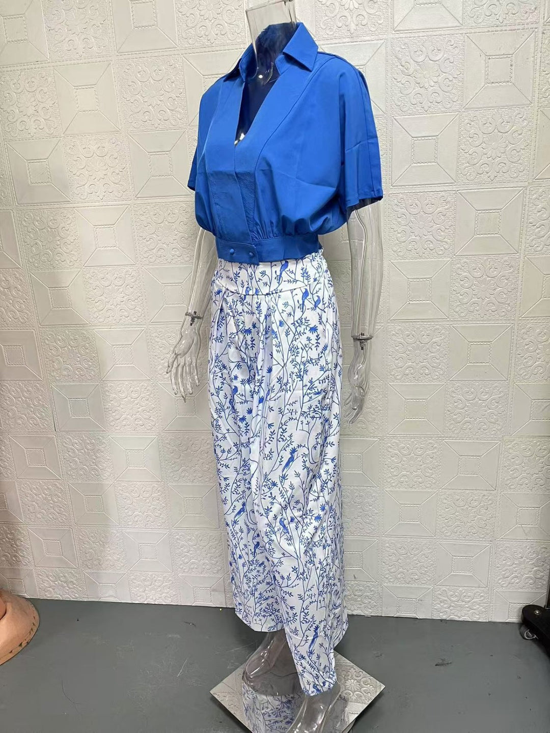 Heidi Mode | Zweiteiliges Set mit V-Ausschnitt und Hose mit weitem Bein