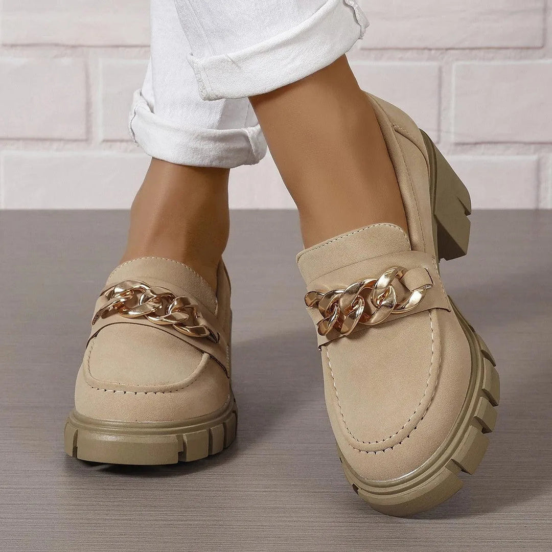 Heidi-Mode | Damen-Mokassins mit hohem Absatz und Kette