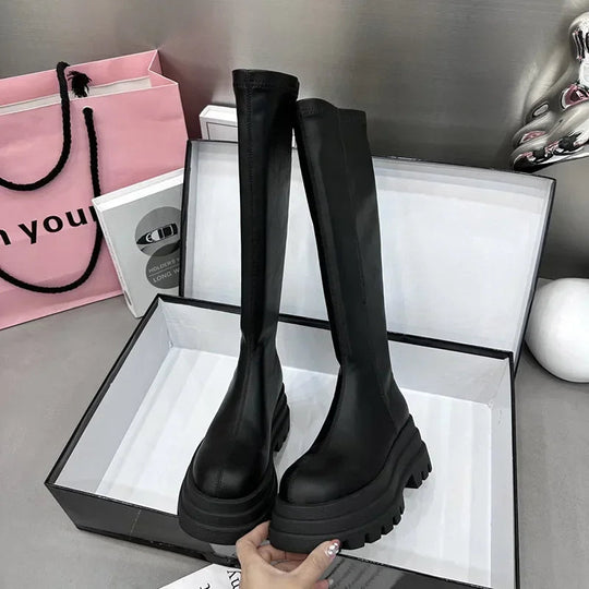 Heidi-Mode | Lange Schwarze Stiefelschuhe Für Komfort Und Stil