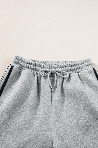 Heidi-Mode | Seitlich Gestreiftes Rundhals-Top und Active Set mit Hose