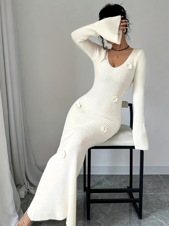 Heidi-Mode | Pulloverkleid mit Blumenapplikation für Damen – Polyesterstrickstoff, U-Ausschnitt, einfarbig, lange Ärmel, gestricktes Kreuzkonturdesign