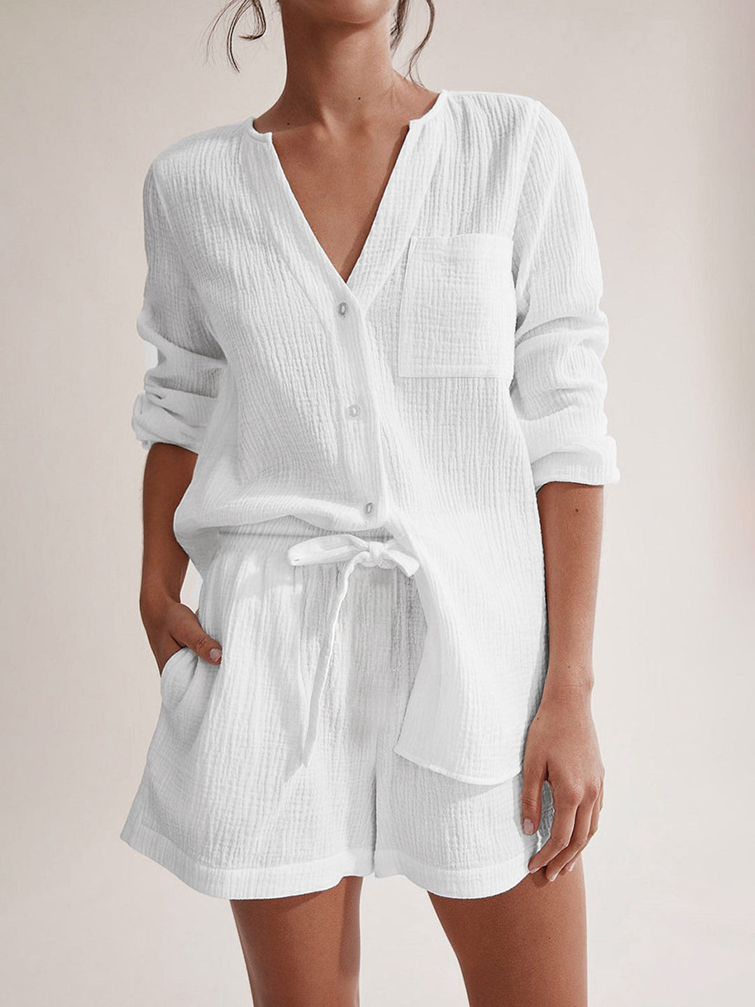 Heidi-Mode | Notched Langarm-Top und Shorts-Set