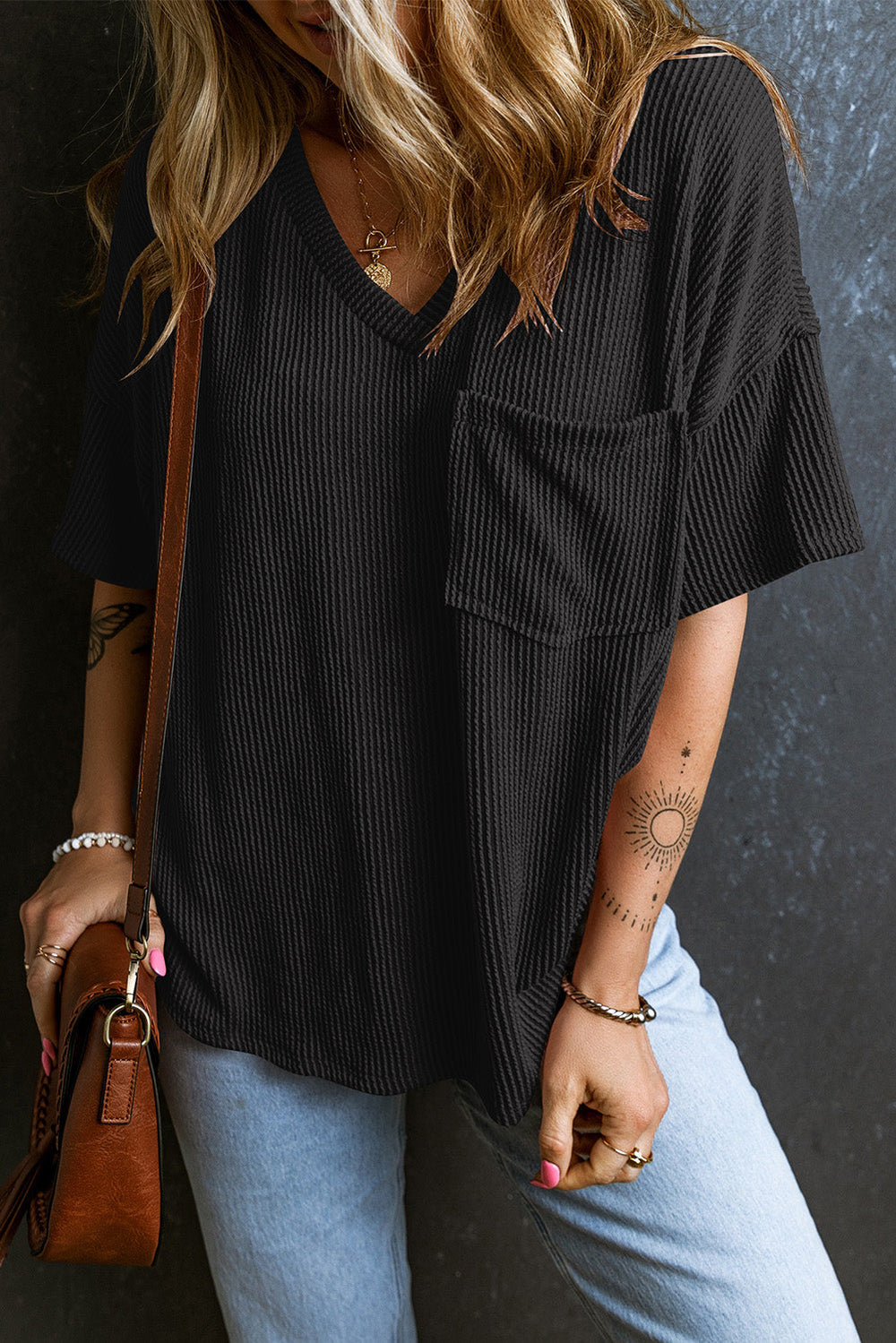 Heidi-Mode | Strukturiertes V-Ausschnitt T-Shirt mit Fallenden Schultern